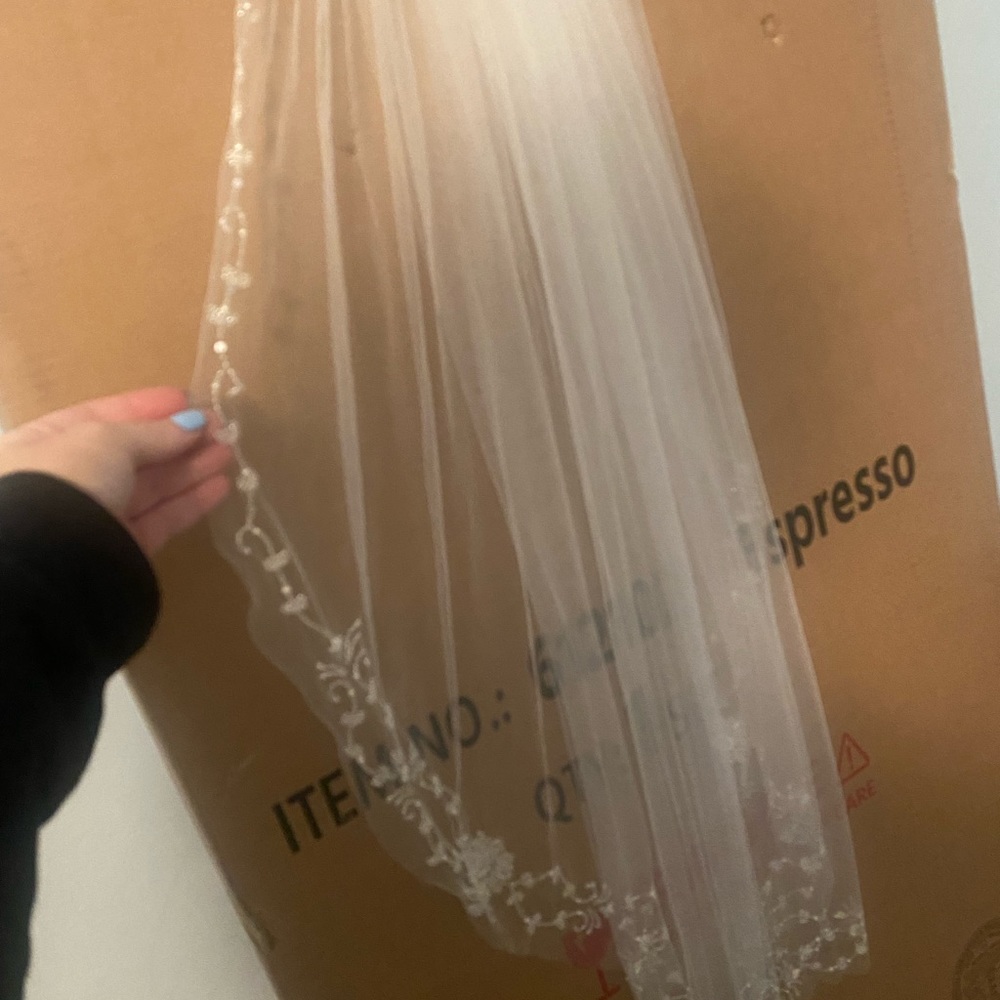 Wedding veil - Picture 2 of 2